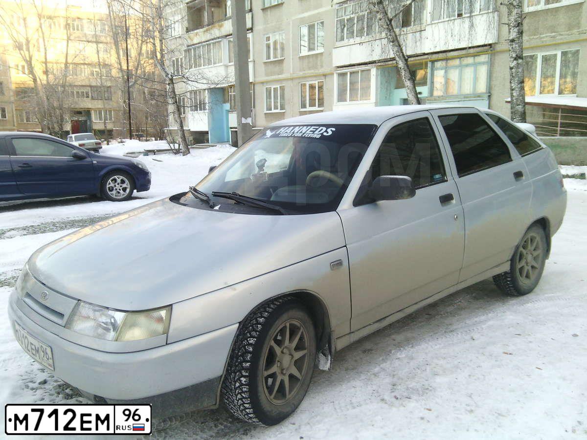 Фото автомобиля LADA 2114 SAMARA, 2007 — госномер М686МХ196. Цвет: СЕРО-ЗЕЛЕНЫЙ