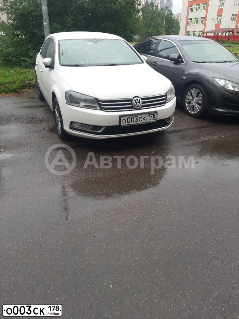 Фото автомобиля VOLKSWAGEN PASSAT, 2013 — госномер О003СК178. Цвет: Белый