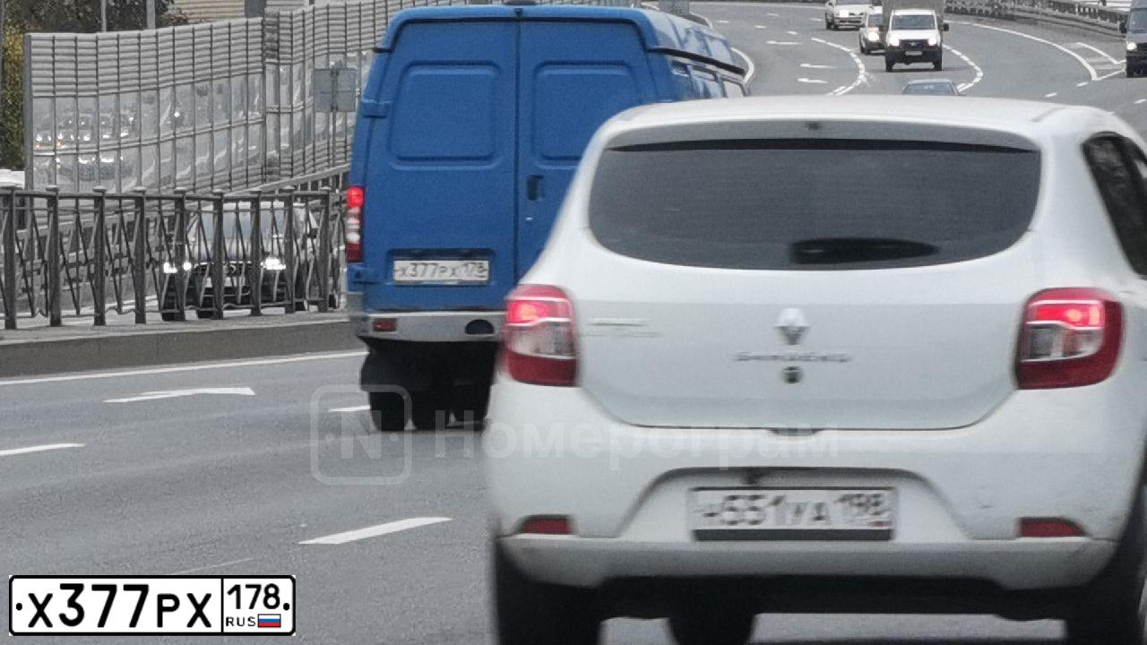 Фото автомобиля LADA XRAY, 2017 — госномер В813МН147. Цвет: Серебристый
