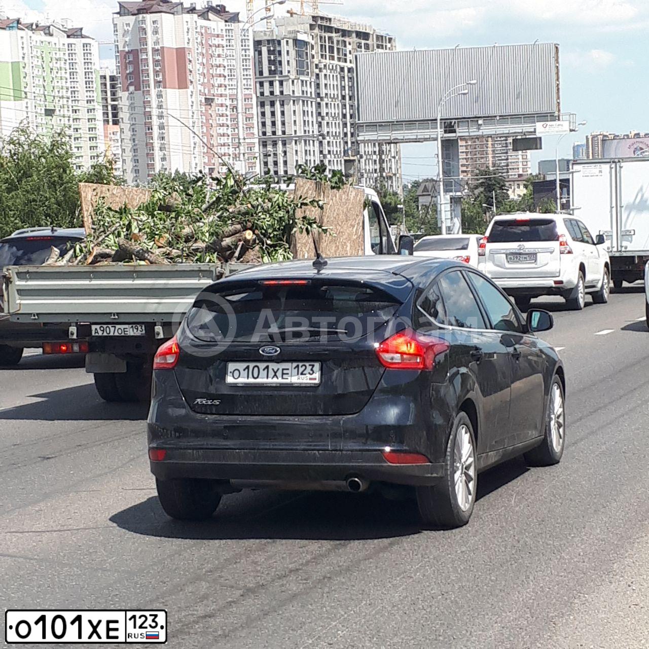 Фото автомобиля FORD FOCUS, 2019 — госномер О101ХЕ123. Цвет: ЧЕРНЫЙ