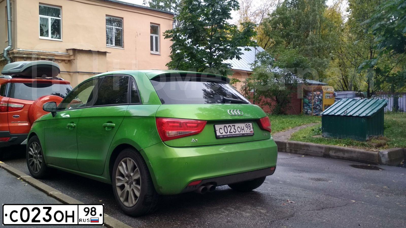 Фото автомобиля VOLKSWAGEN GOLF, 2011 — госномер К737ЕО147. Цвет: Серебристо-Желтый