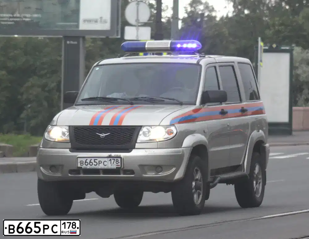 Фото автомобиля УАЗ PATRIOT, 2013 — госномер В665РС178