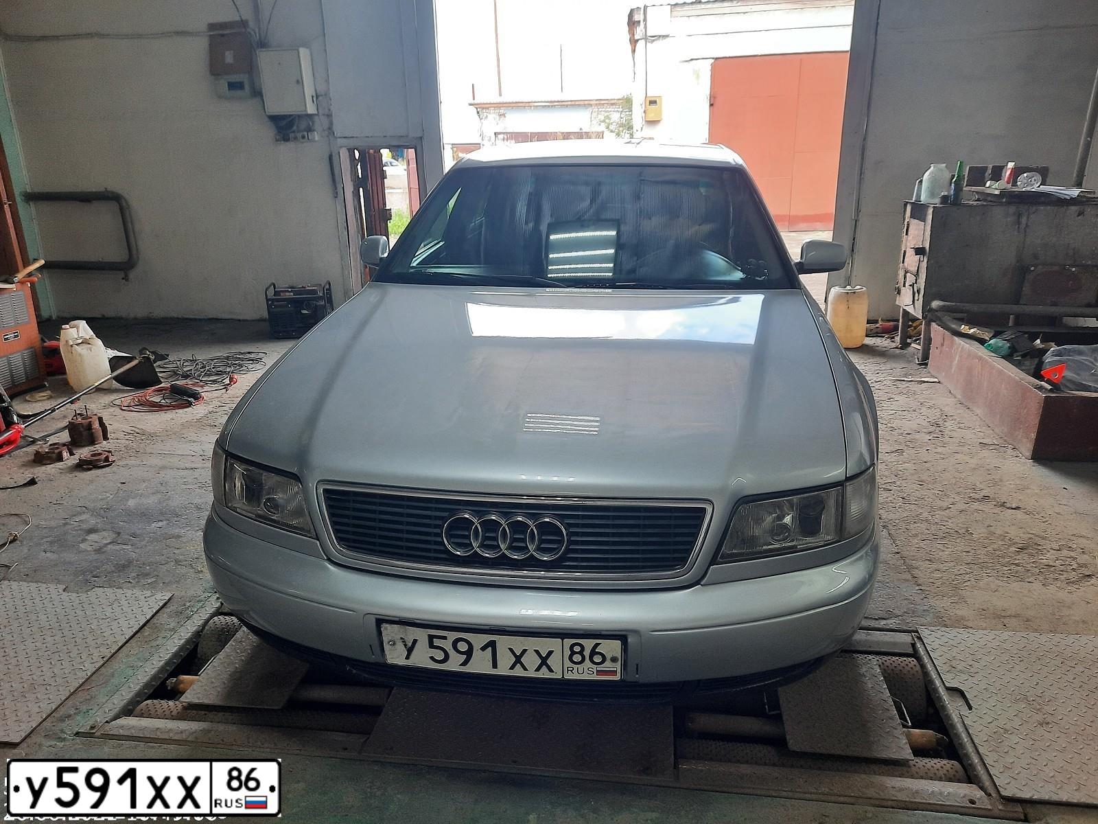 Фото автомобиля AUDI A8, 1998 — госномер У591ХХ86. Цвет: СЕРЕБРИСТЫЙ