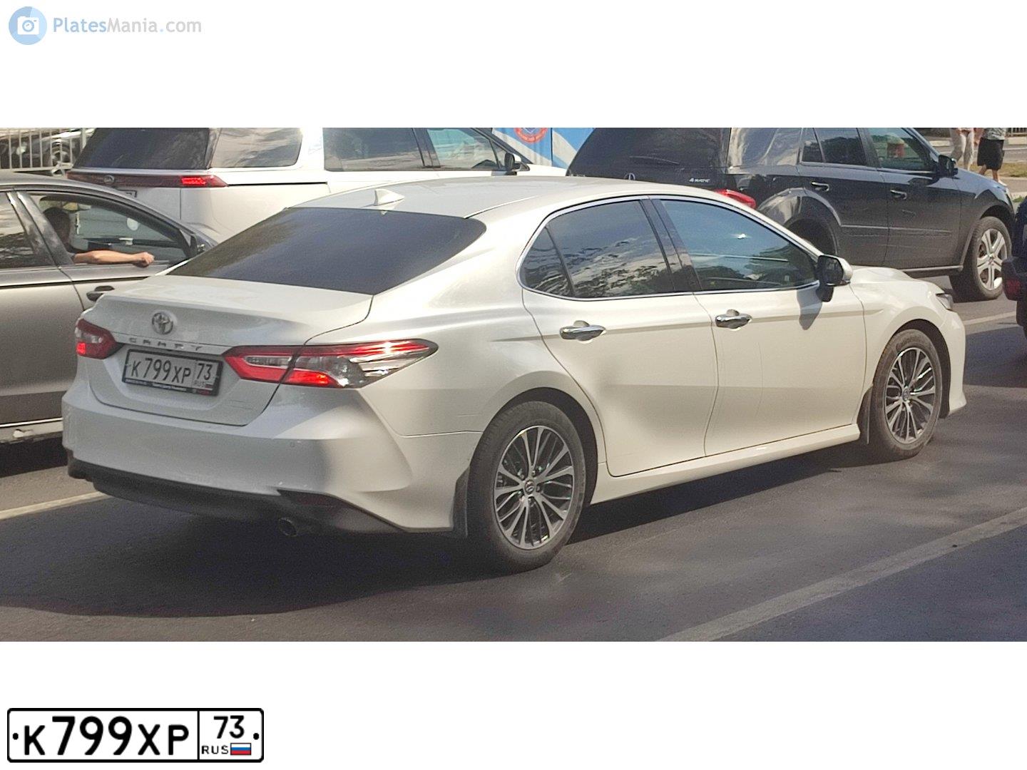 Фото автомобиля TOYOTA CAMRY, 2020 — госномер Р707ХА73. Цвет: Белый