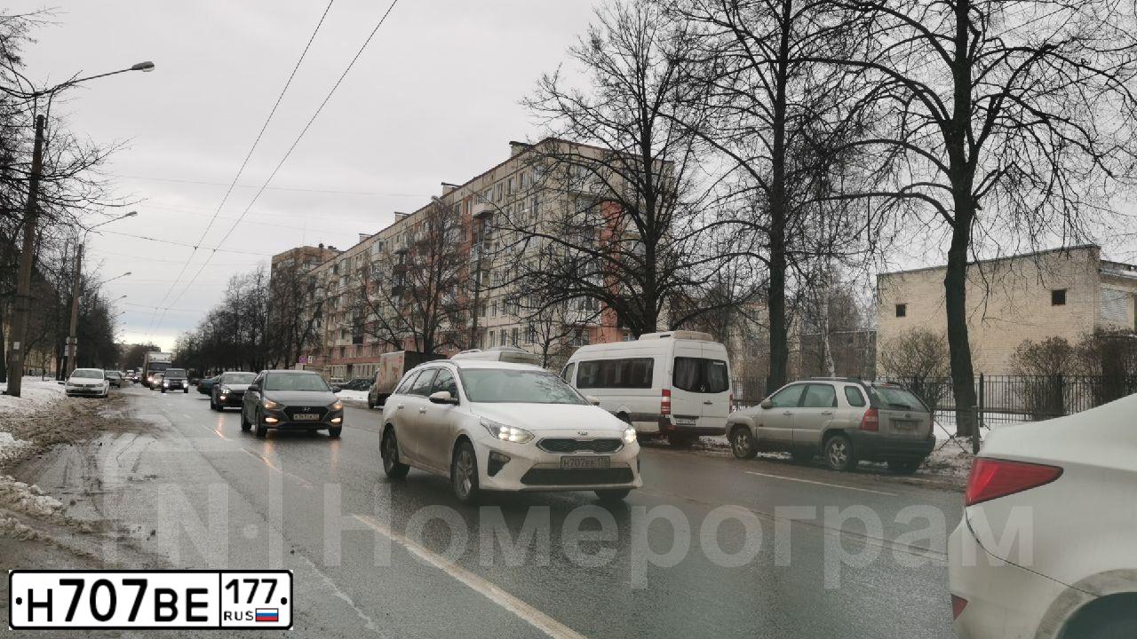 Фото автомобиля MERCEDES M-KLASSE, 2008 — госномер Т835ТТ190. Цвет: СЕРЫЙ