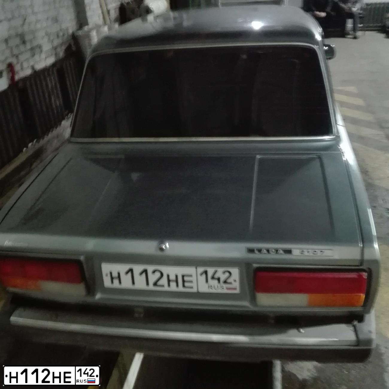 Фото автомобиля LADA 2107 LADA, 2011 — госномер Н112НЕ142. Цвет: СЕРО-ЗЕЛЕНЫЙ МЕТАЛЛИК