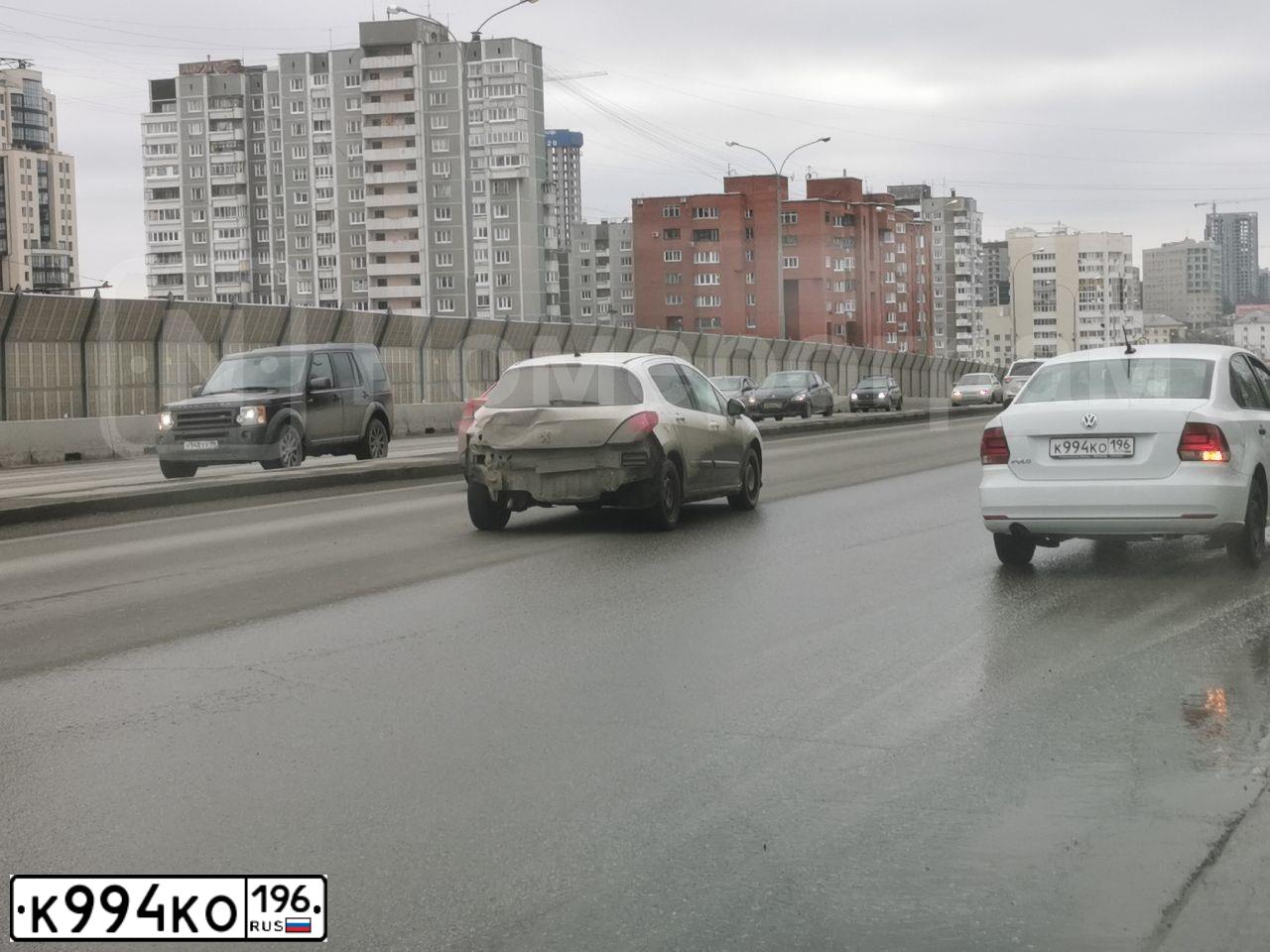 Фото автомобиля VOLKSWAGEN POLO, 2018 — госномер К994КО196. Цвет: БЕЛЫЙ