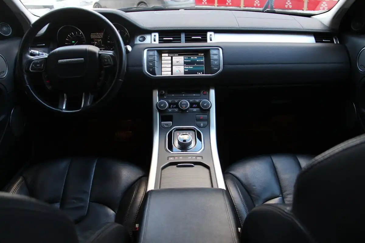 Фото автомобиля LAND ROVER RANGE ROVER EVOQUE, 2014 — госномер О433ХС159. Цвет: Белый