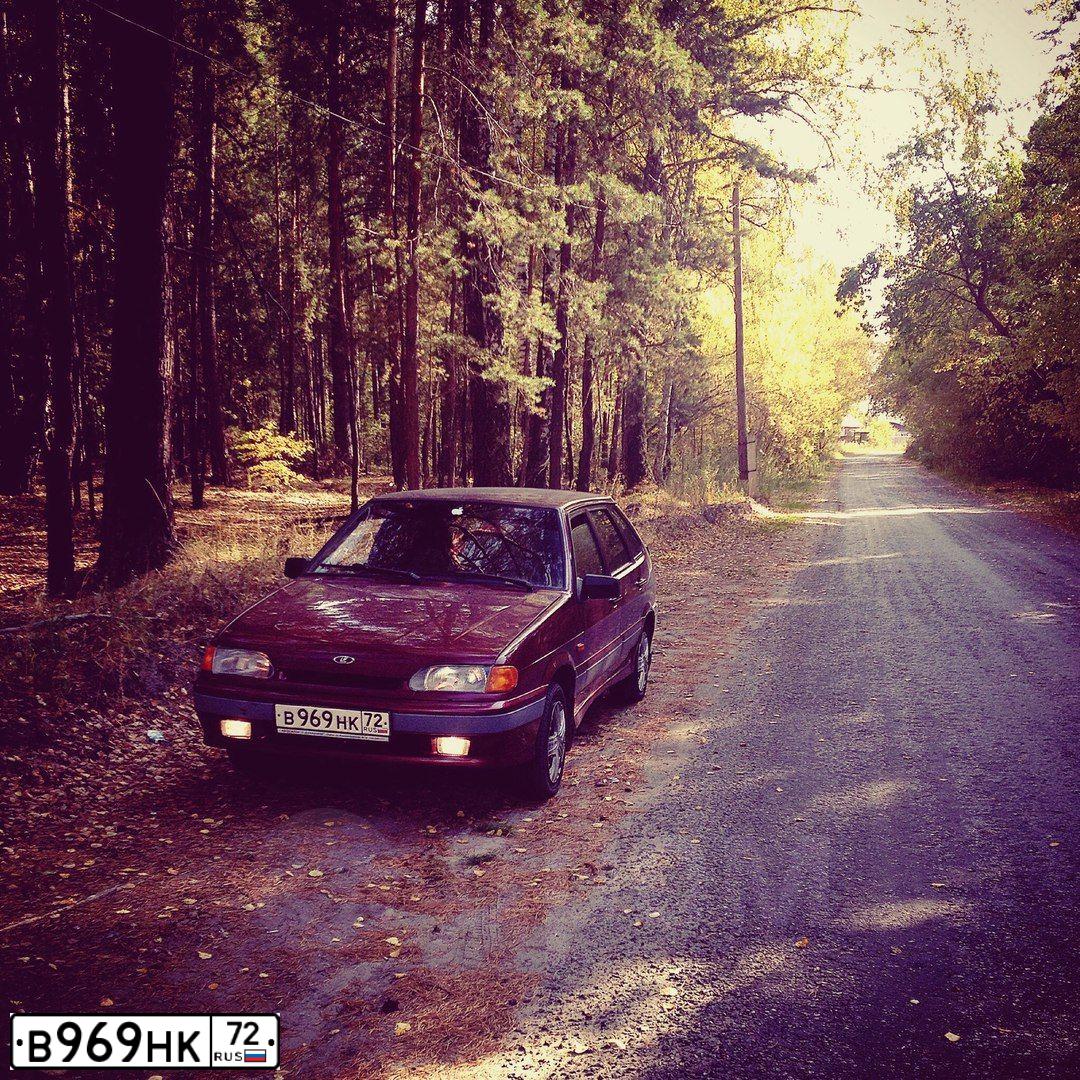 Фото автомобиля LADA 2114 SAMARA, 2005 — госномер С140УВ72. Цвет: Серебристо-желто-голубой