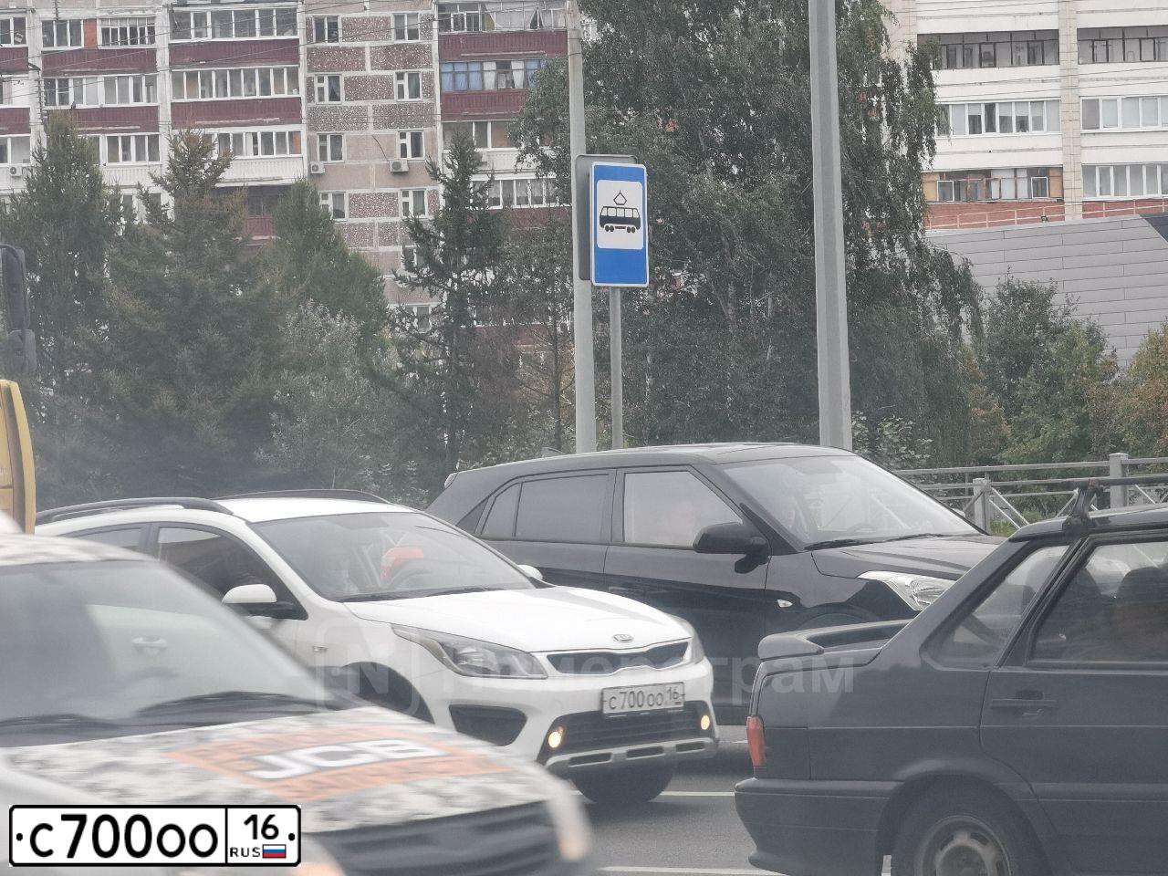 Фото автомобиля KIA RIO, 2018 — госномер С700ОО16. Цвет: БЕЛЫЙ