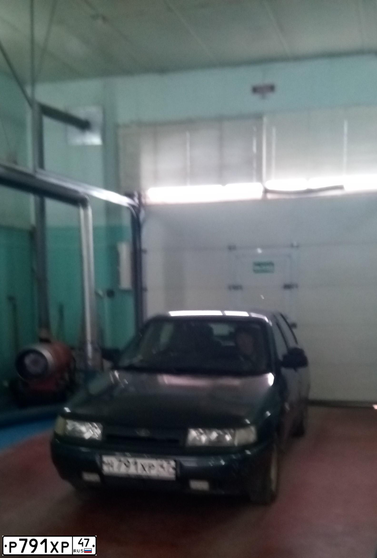 Фото автомобиля LADA 2110, 2006 — госномер У594ЕА198. Цвет: СЕРО-СИНЕ-ЗЕЛЕНЫЙ