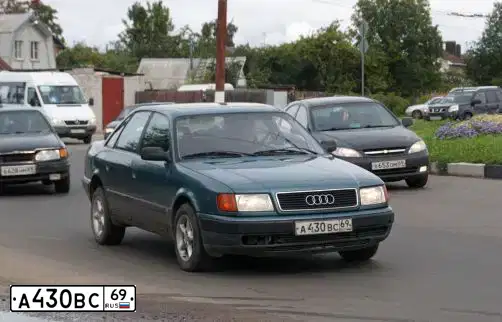 Фото автомобиля AUDI 100, 1992 — госномер А430ВС69. Цвет: СИНИЙ