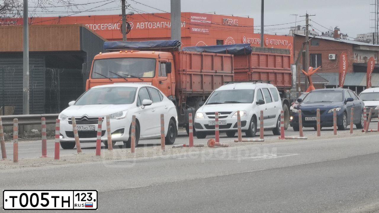 Фото автомобиля MERCEDES E-KLASSE, 2012 — госномер Т005ТН123. Цвет: ЧЕРНЫЙ