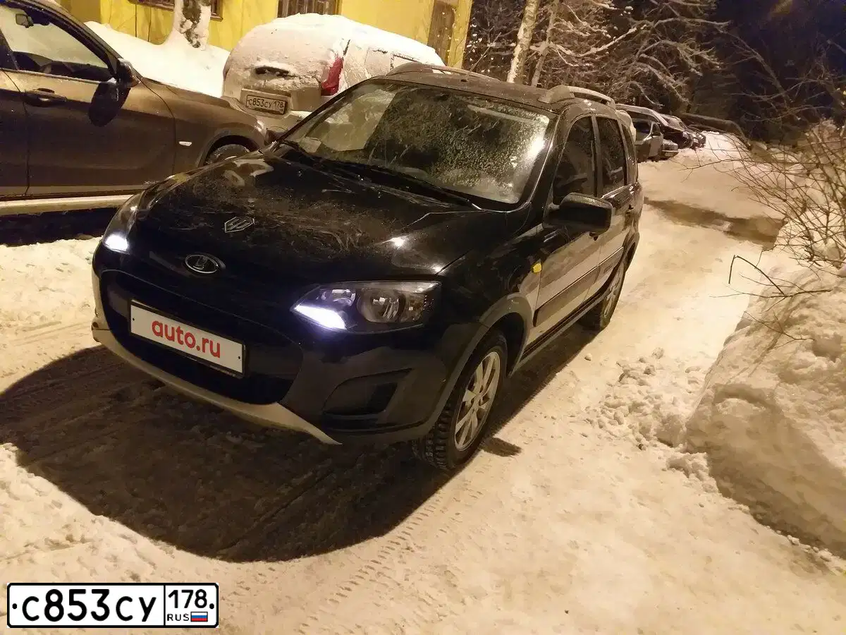 Фото автомобиля NISSAN X-TRAIL, 2010 — госномер С050НК198. Цвет: ЗОЛОТИСТЫЙ