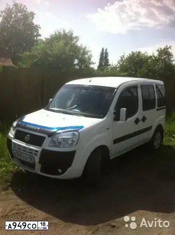 Фото автомобиля FIAT DOBLO, 2012 — госномер Е676НУ193. Цвет: БЕЛЫЙ
