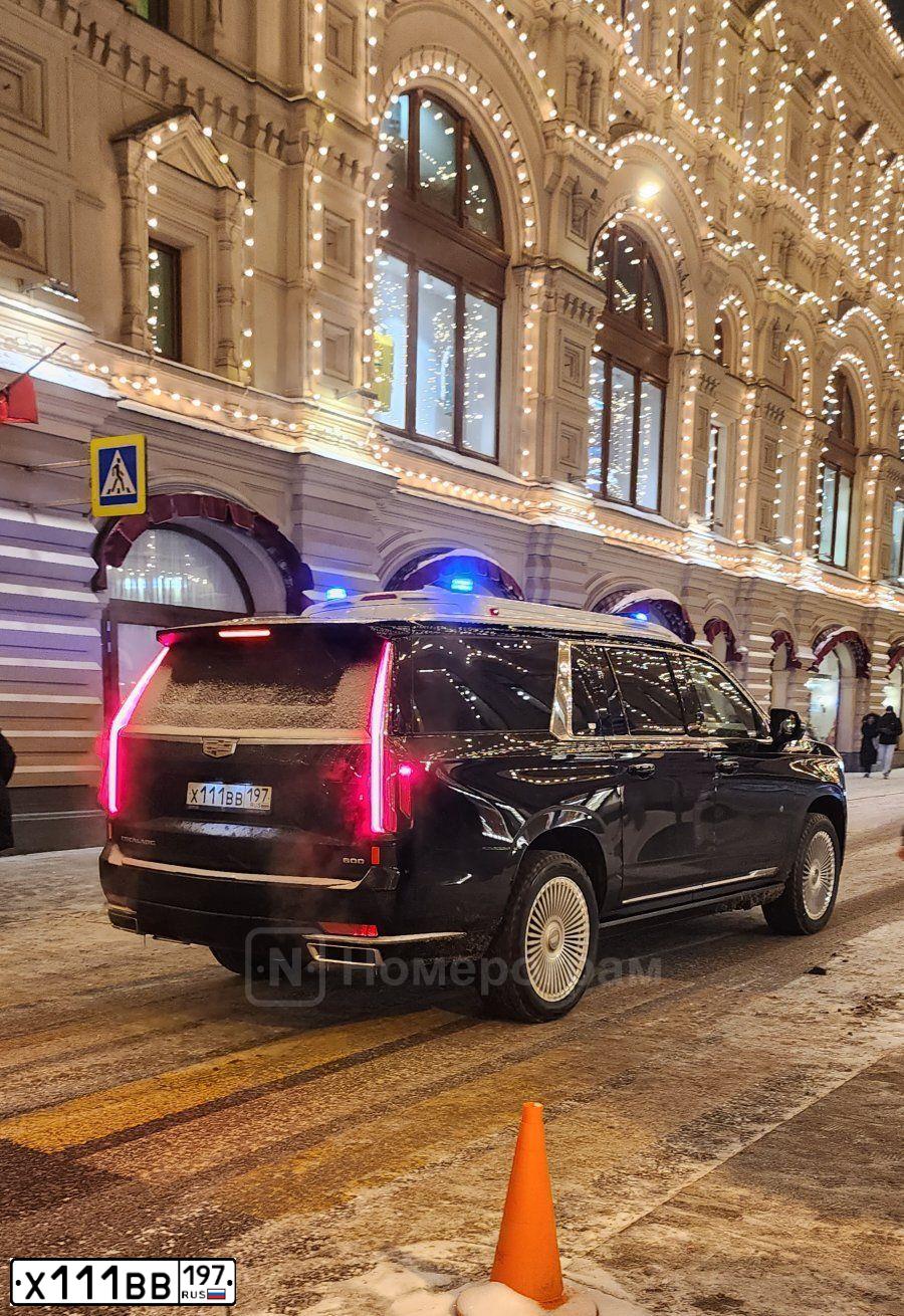 Фото автомобиля SSANGYONG KYRON, 2010 — госномер Е156ЕХ76. Цвет: ЧЕРНЫЙ