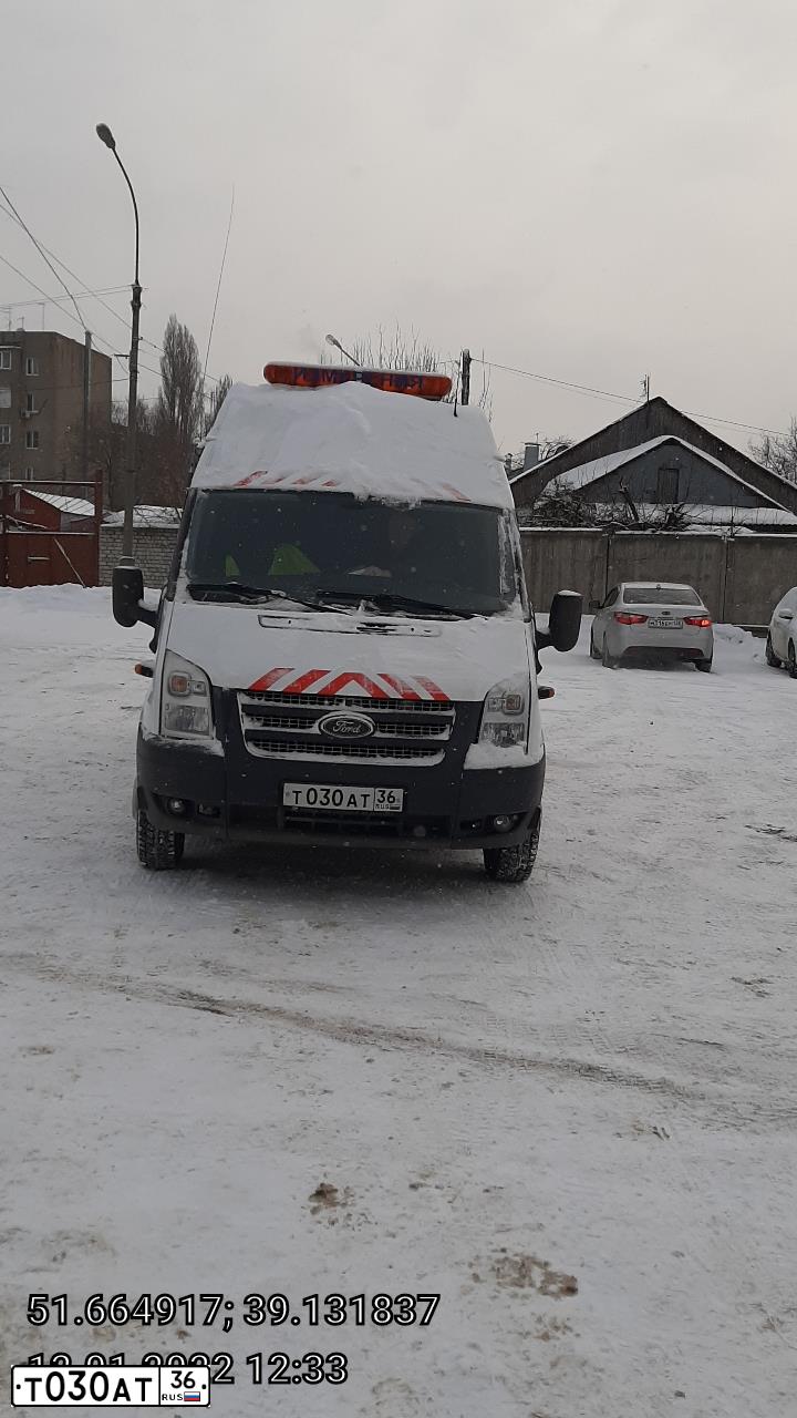 Фото автомобиля FORD TRANSIT, 2012 — госномер Т030АТ36. Цвет: Белый