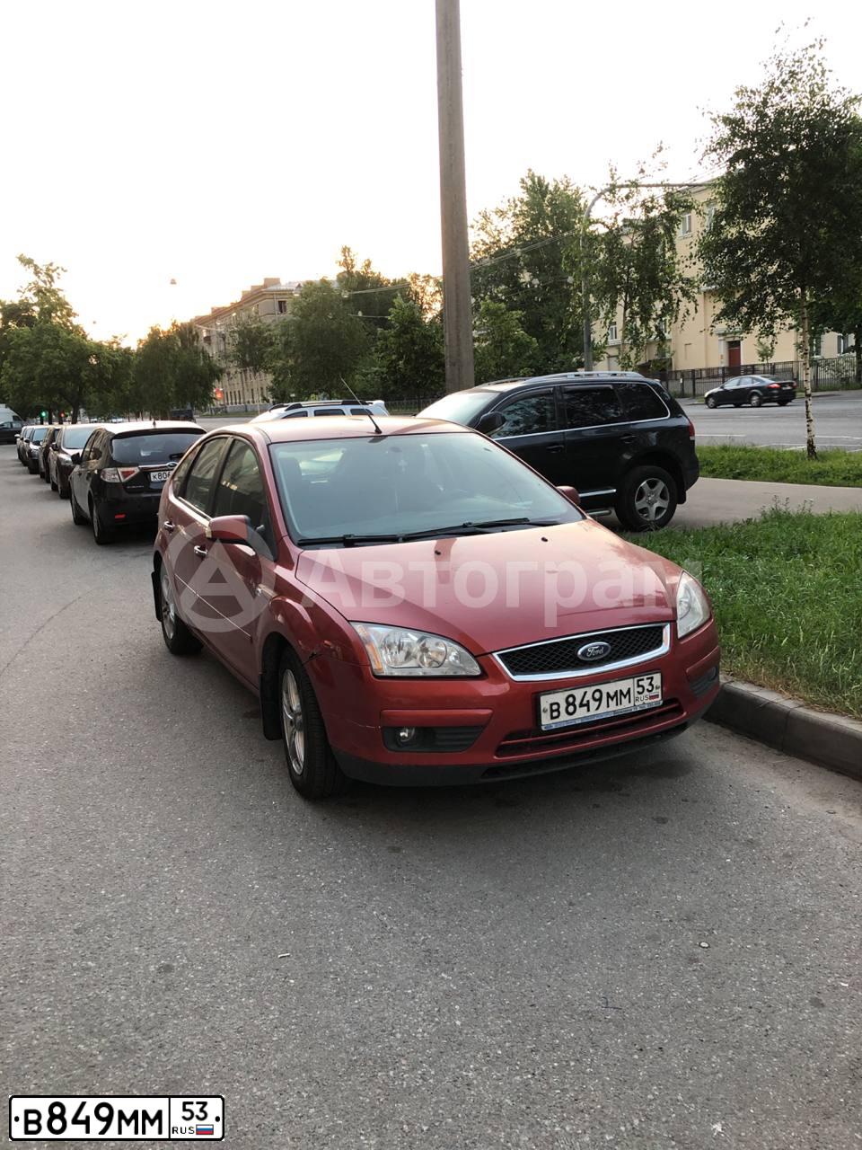 Фото автомобиля FORD FOCUS, 2007 — госномер В849ММ53. Цвет: КРАСНО-ОРАНЖЕВЫЙ