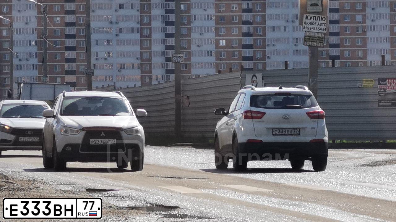 Фото автомобиля SKODA FABIA, 2012 — госномер Е298ОК164. Цвет: ТЕМНО-БОРДОВЫЙ