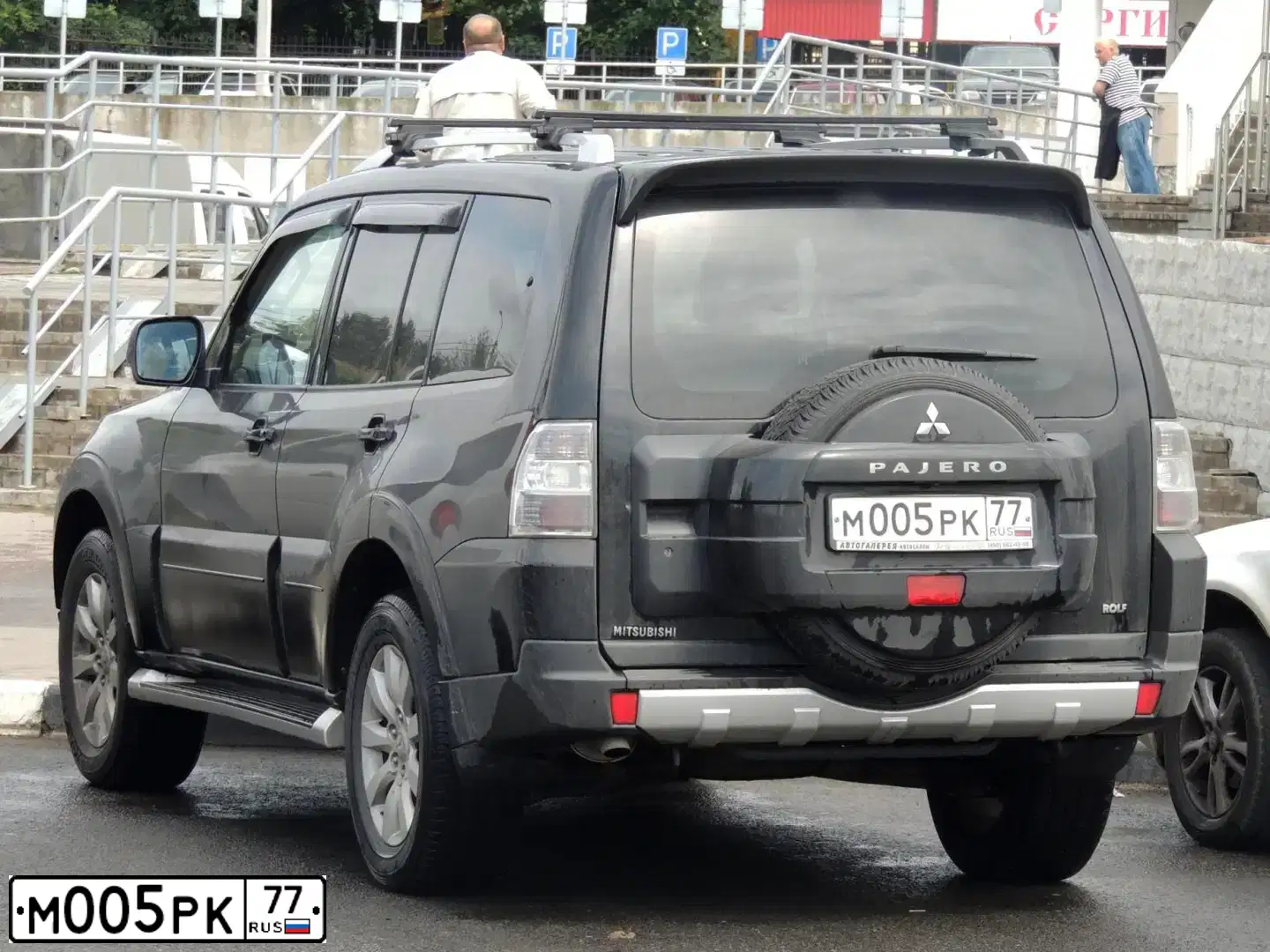 Фото автомобиля LADA 2105, 1993 — госномер М005РК77. Цвет: БЕЛЫЙ