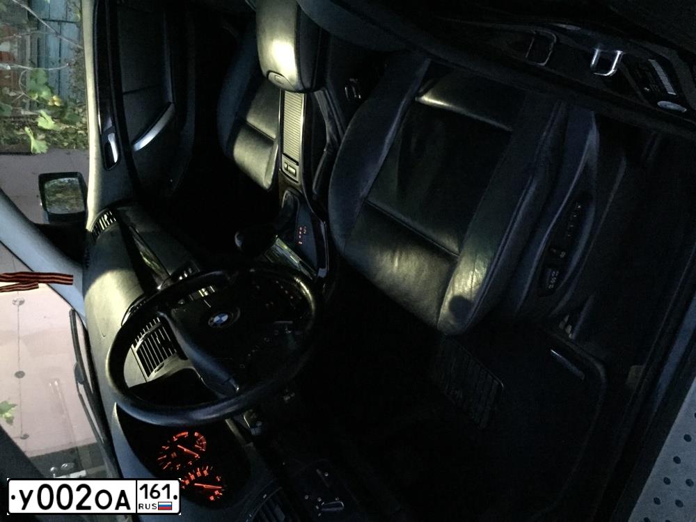 Фото автомобиля TOYOTA CAMRY, 2016 — госномер Е383КХ761. Цвет: Белый