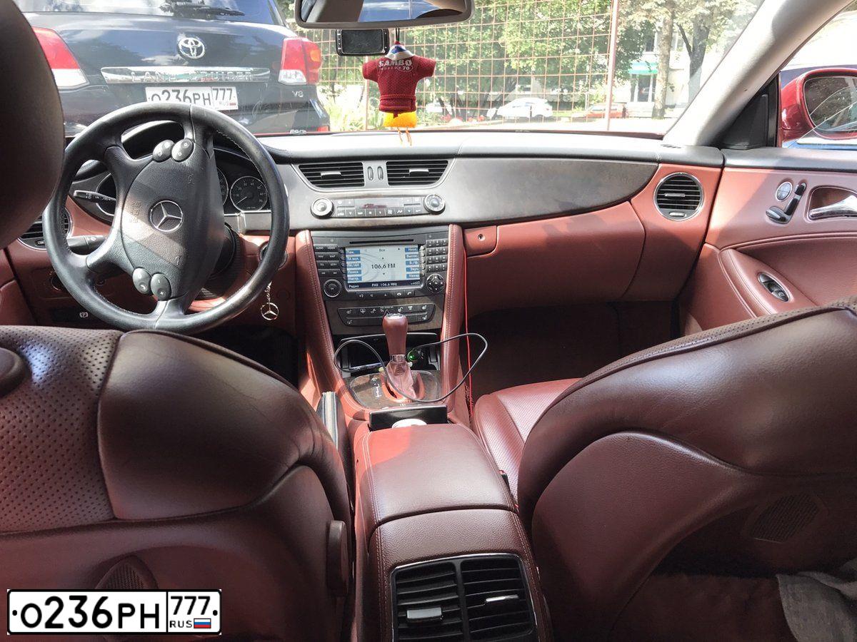 Фото автомобиля TOYOTA LANDCRUISER 200, 2015 — госномер О236РН777. Цвет: ЧЕРНЫЙ