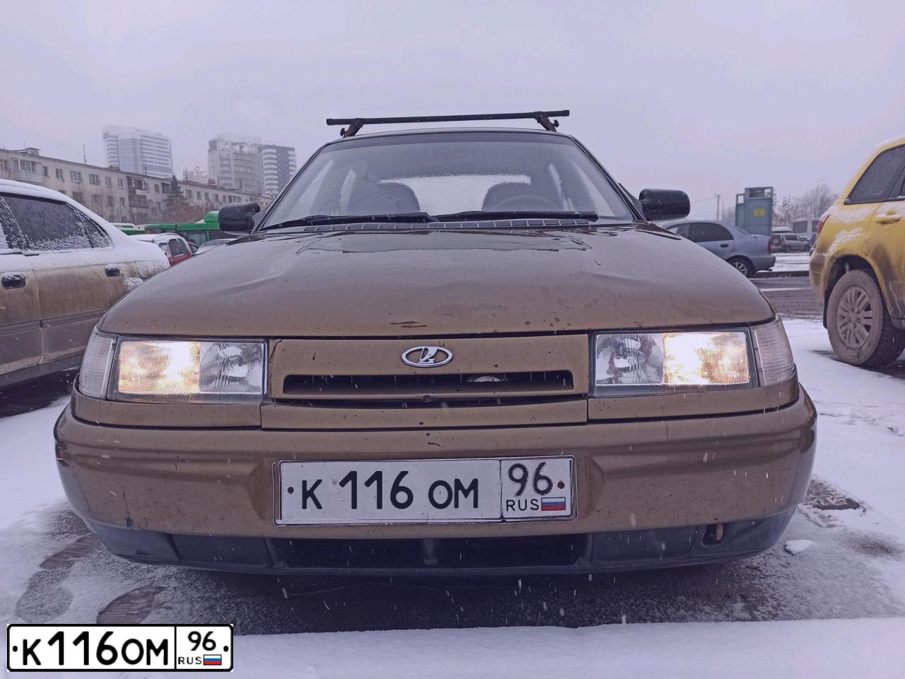 Фото автомобиля SEAZ OKA, 2005 — госномер М577ТК96. Цвет: Красный