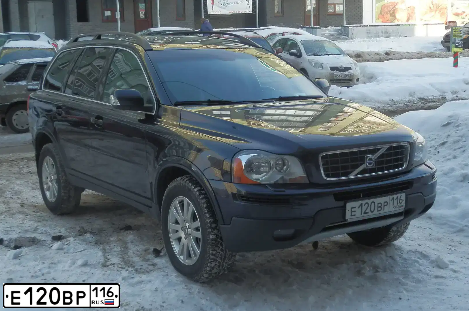 Фото автомобиля VOLVO XC90, 2007 — госномер Е120ВР116. Цвет: ТЕМНО-СИНИЙ