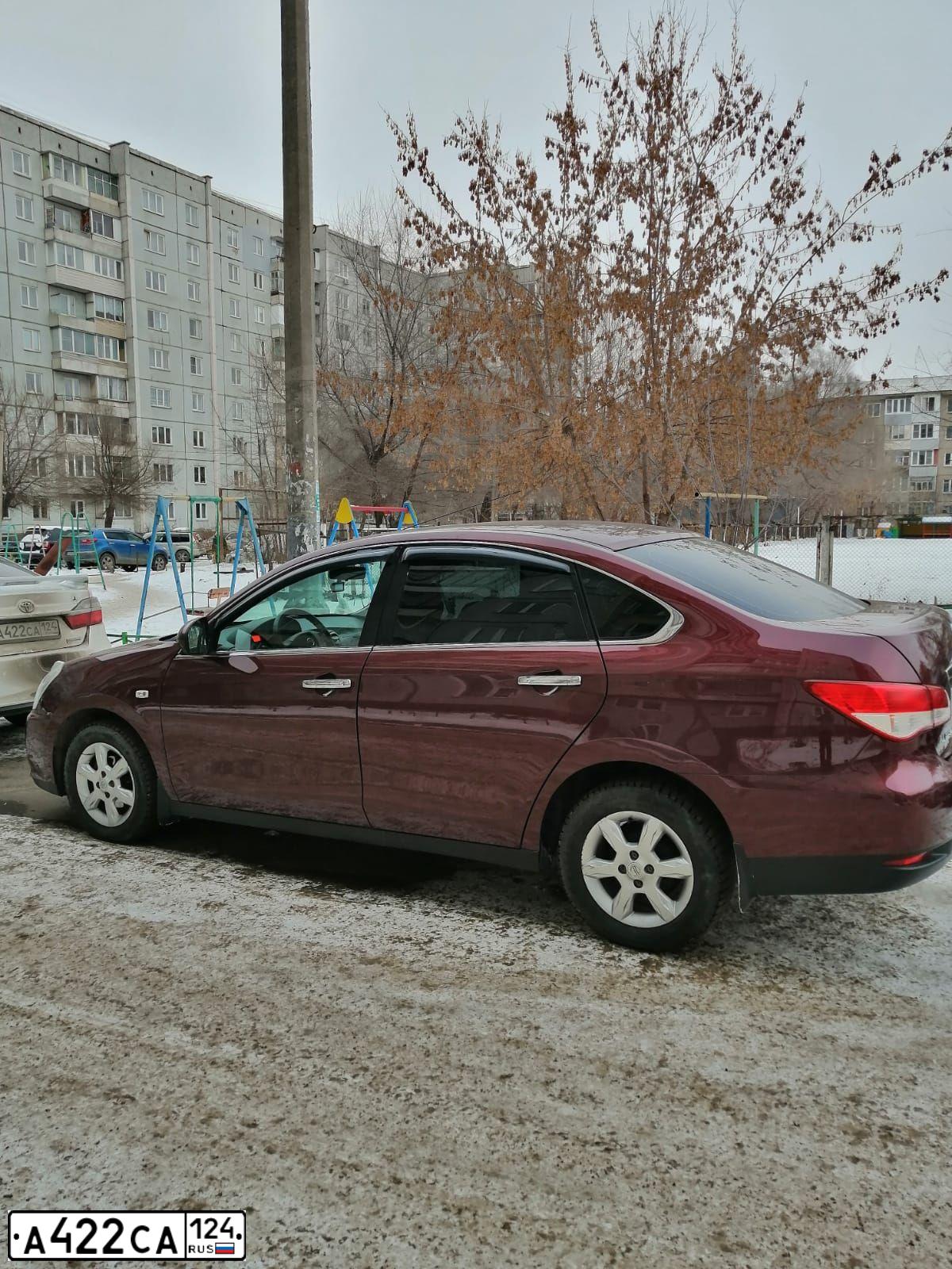 Фото автомобиля TOYOTA CAMRY, 2017 — госномер А422СА124. Цвет: Белый