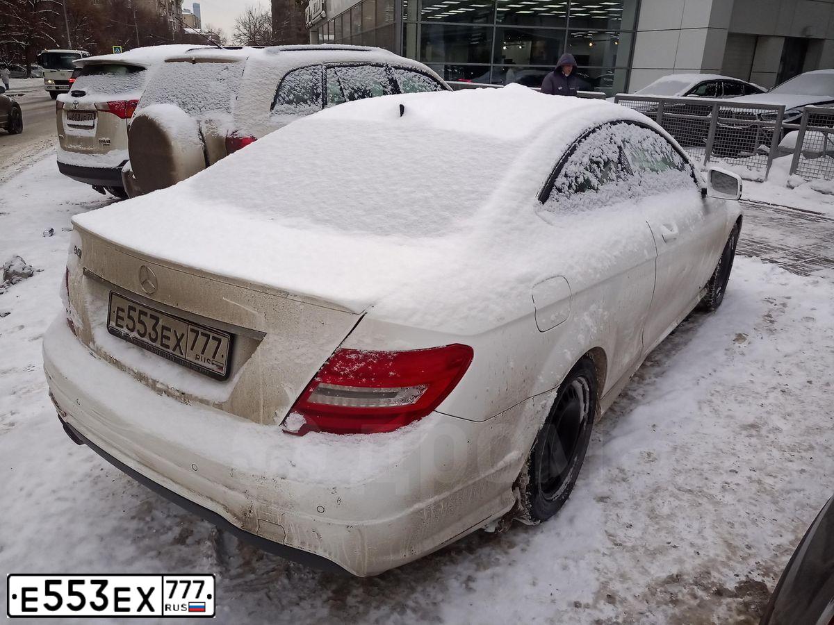 Фото автомобиля MERCEDES C-KLASSE, 2014 — госномер Е553ЕХ777. Цвет: Белый