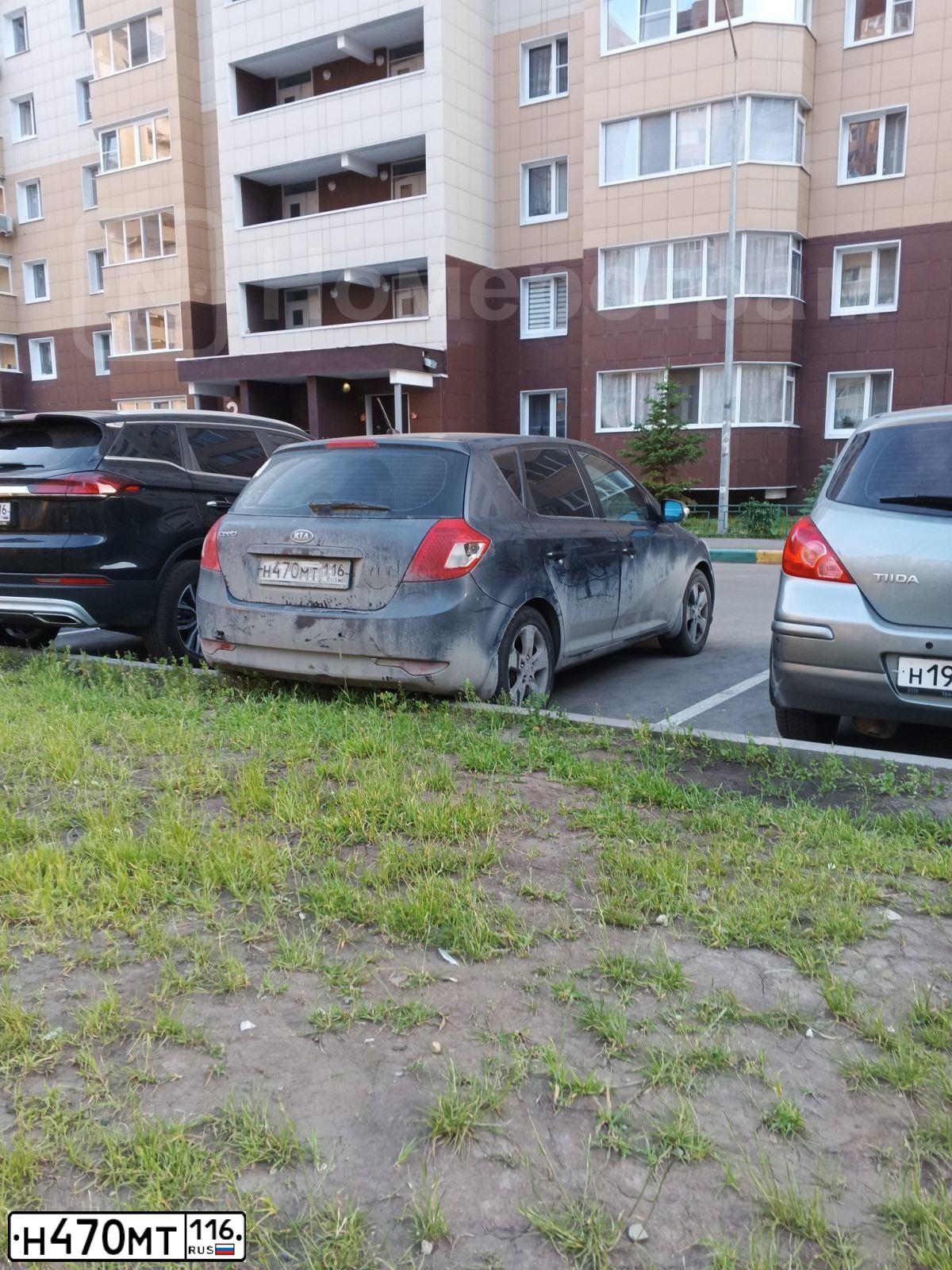 Фото автомобиля KIA CEE'D, 2010 — госномер Н470МТ116. Цвет: СЕРЫЙ