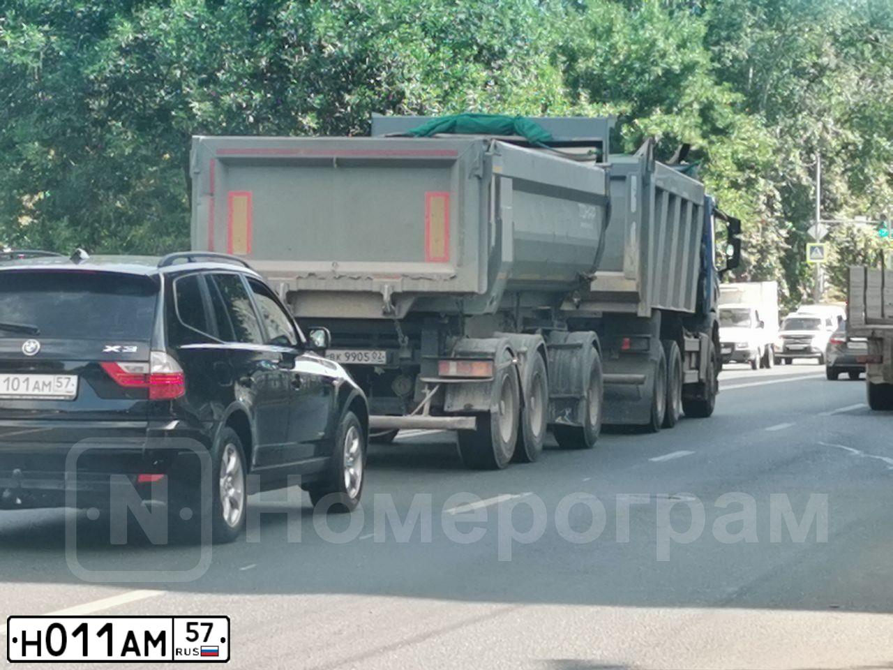 Фото автомобиля UAZ 3163 PATRIOT, 2012 — госномер Н011АМ57. Цвет: ЗОЛОТ ЛИСТ МЕТАЛЛИК