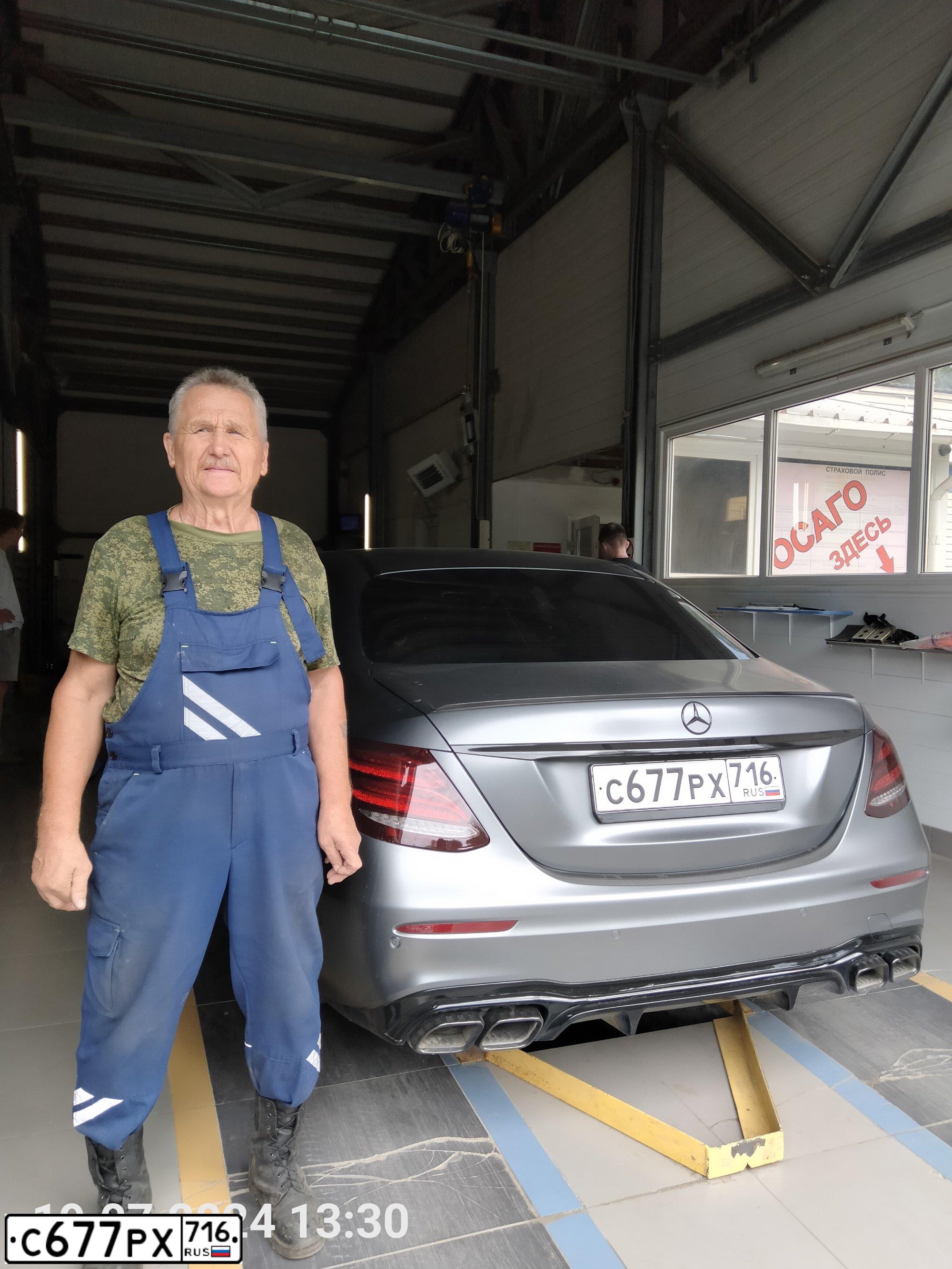 Фото автомобиля MERCEDES E-KLASSE, 2018 — госномер В649ТХ12. Цвет: СЕРЫЙ