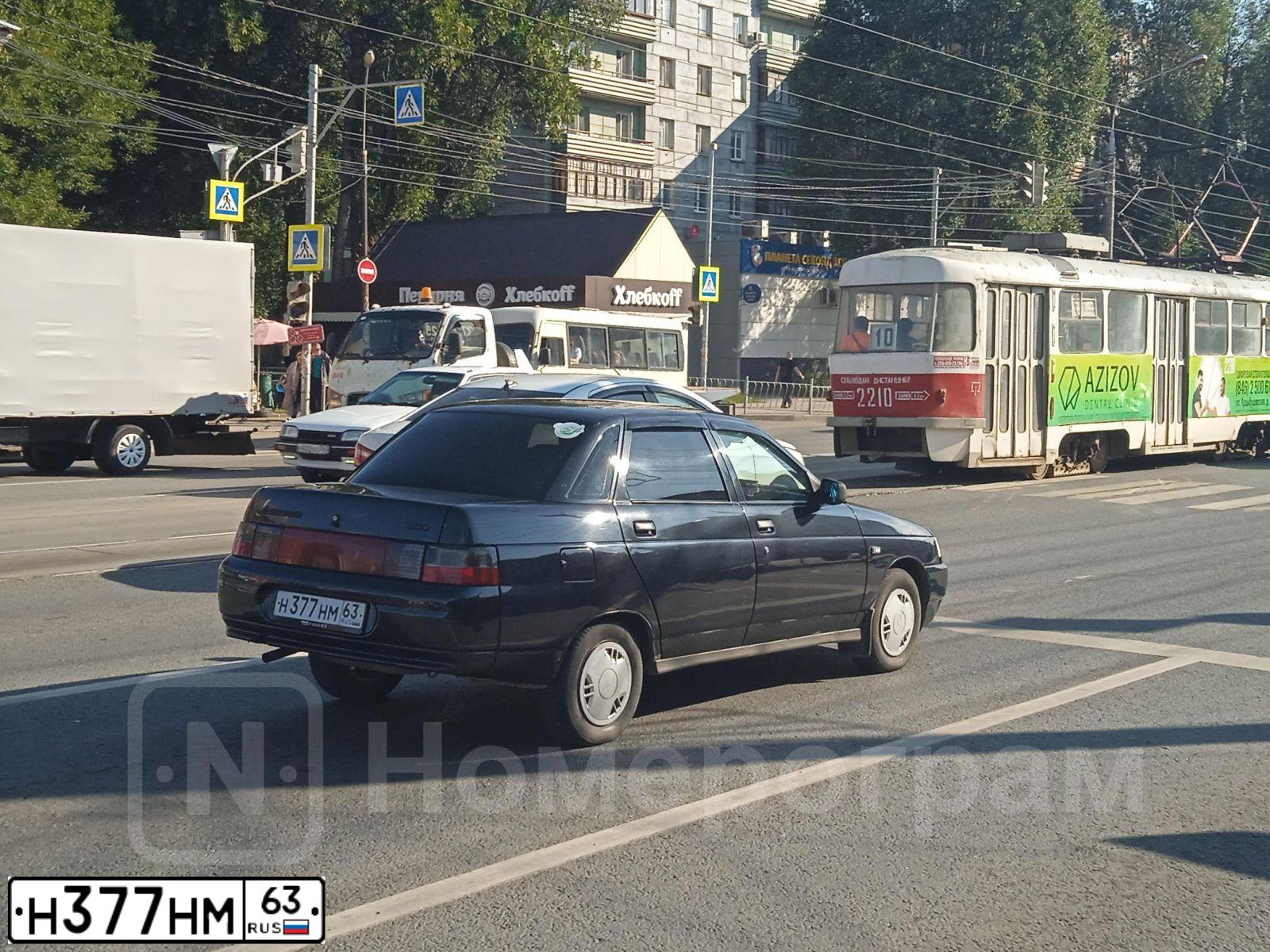Фото автомобиля LADA 2110 LADA, 2005 — госномер Н377НМ63. Цвет: ГРАФИТ МЕТАЛЛИК