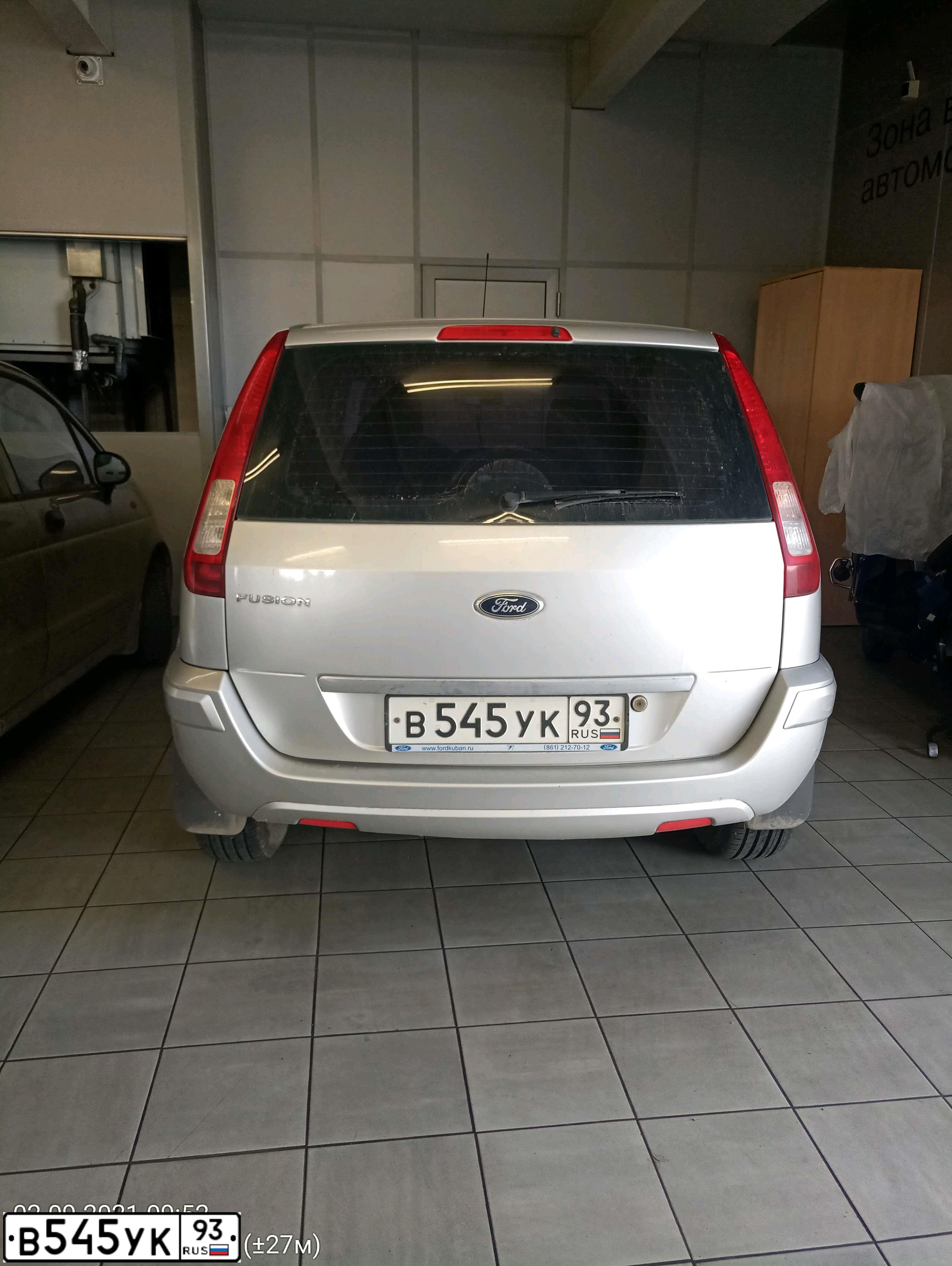 Фото автомобиля FORD FUSION, 2010 — госномер В545УК93. Цвет: серебристый