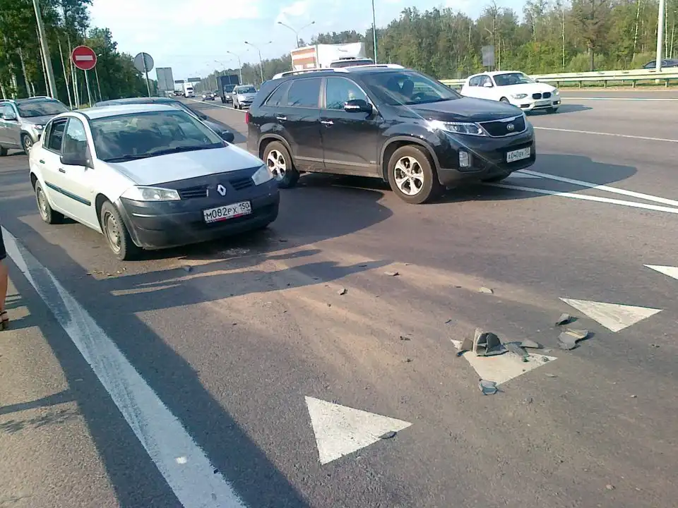 Фото автомобиля RENAULT MEGANE, 2004 — госномер Е160АС57. Цвет: Синий светло серый