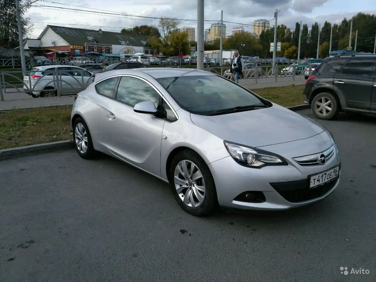 Фото автомобиля OPEL ASTRA, 2012 — госномер Х604РЕ196