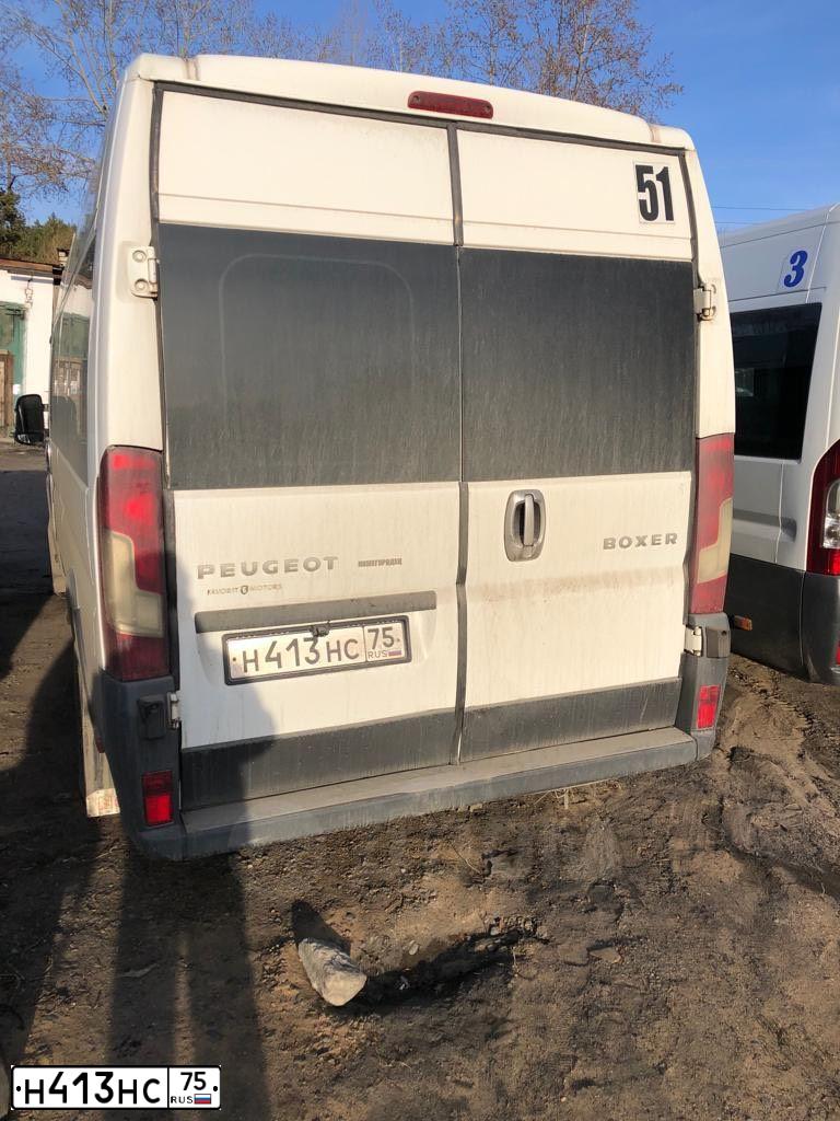 Фото автомобиля PEUGEOT BOXER, 2011 — госномер Н413НС75. Цвет: Белый