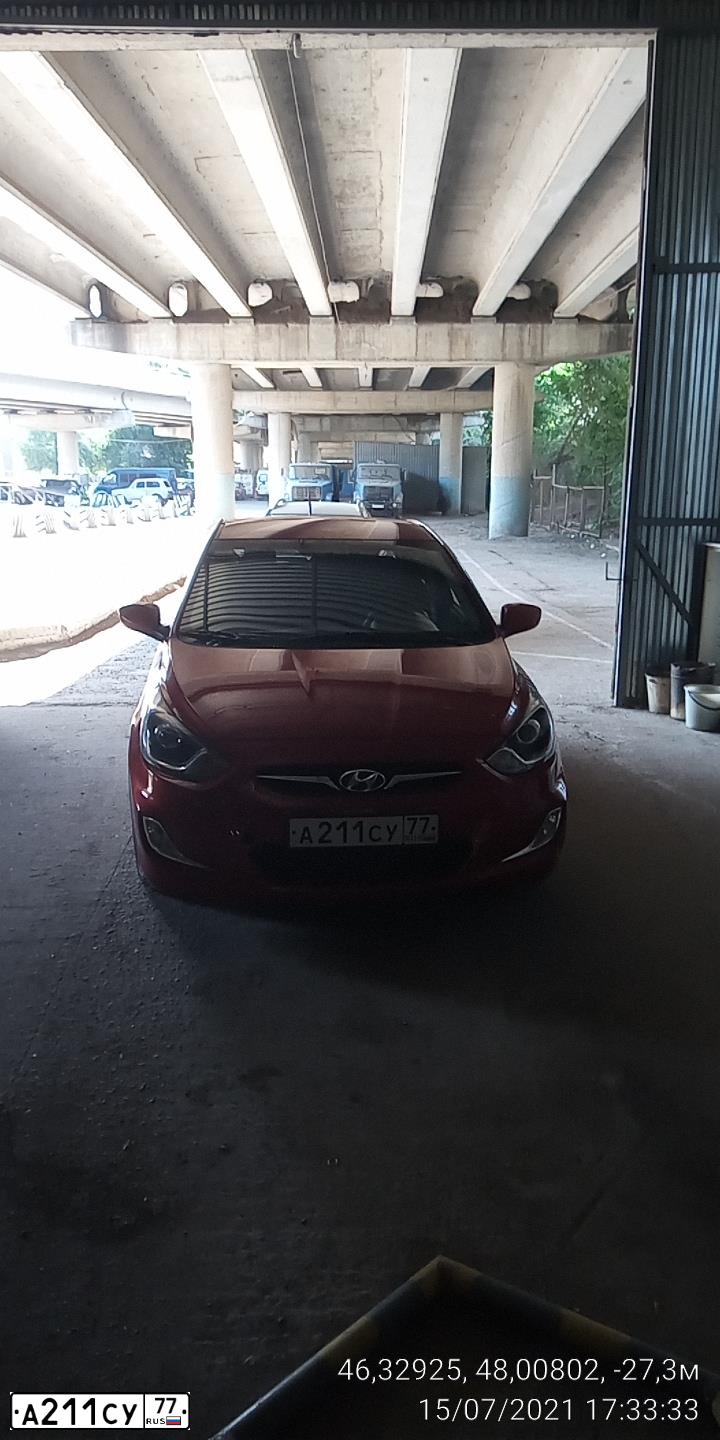 Фото автомобиля HYUNDAI SOLARIS, 2013 — госномер А211СУ77. Цвет: КРАСНЫЙ