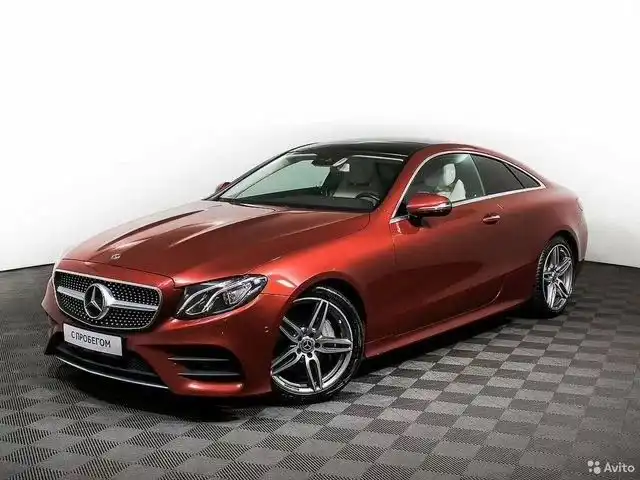 Фото автомобиля MERCEDES E-KLASSE, 2017 — госномер А556НР790. Цвет: Красный