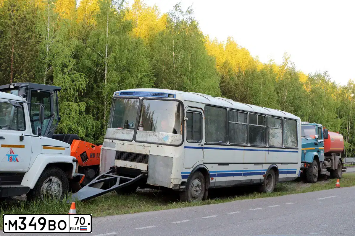 Фото автомобиля PAZ 4234, 2005 — госномер В859КТ70. Цвет: БЕЛО-СИНИЙ
