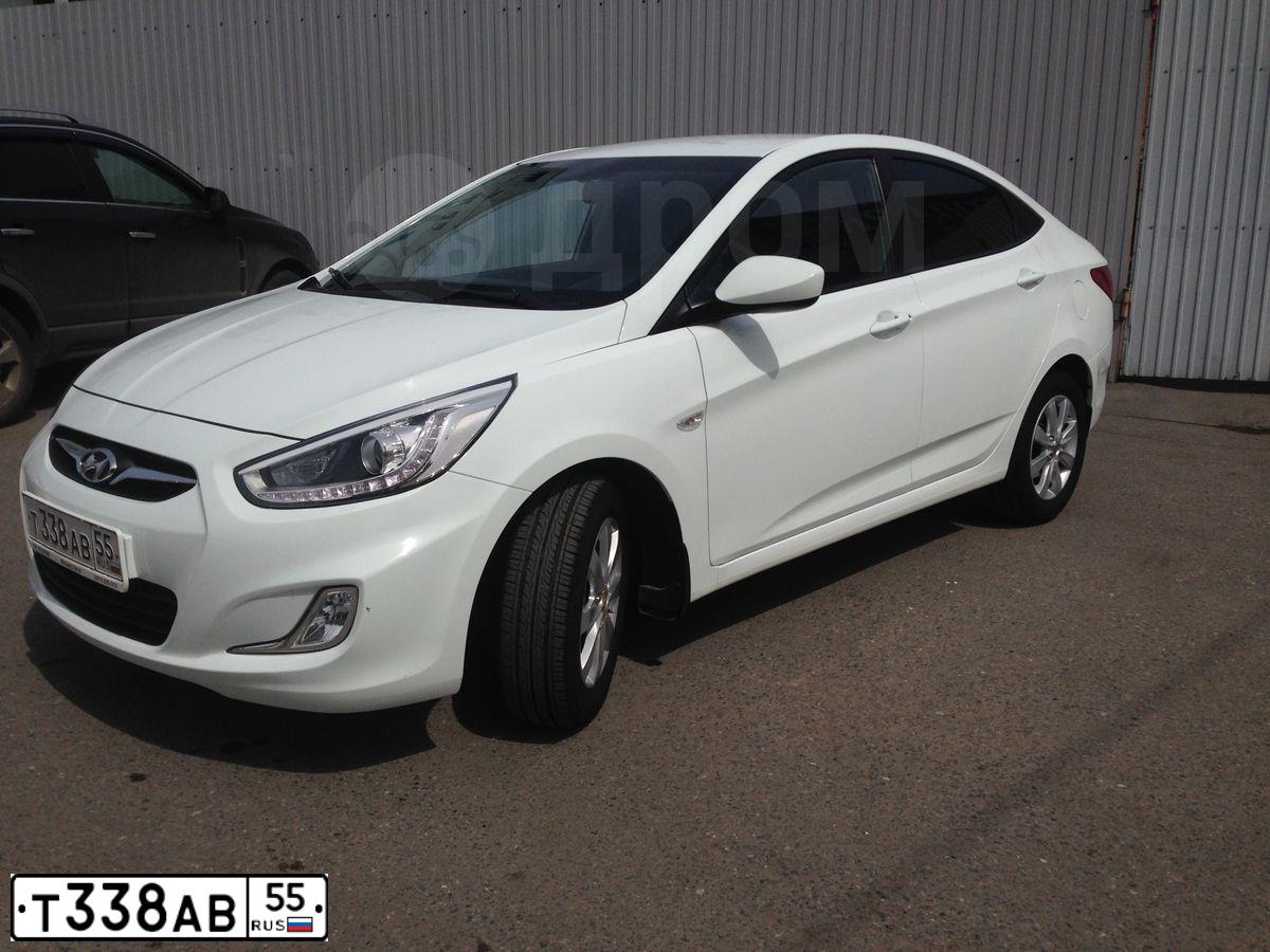 Фото автомобиля HYUNDAI SOLARIS, 2013 — госномер Т338АВ55. Цвет: Белый