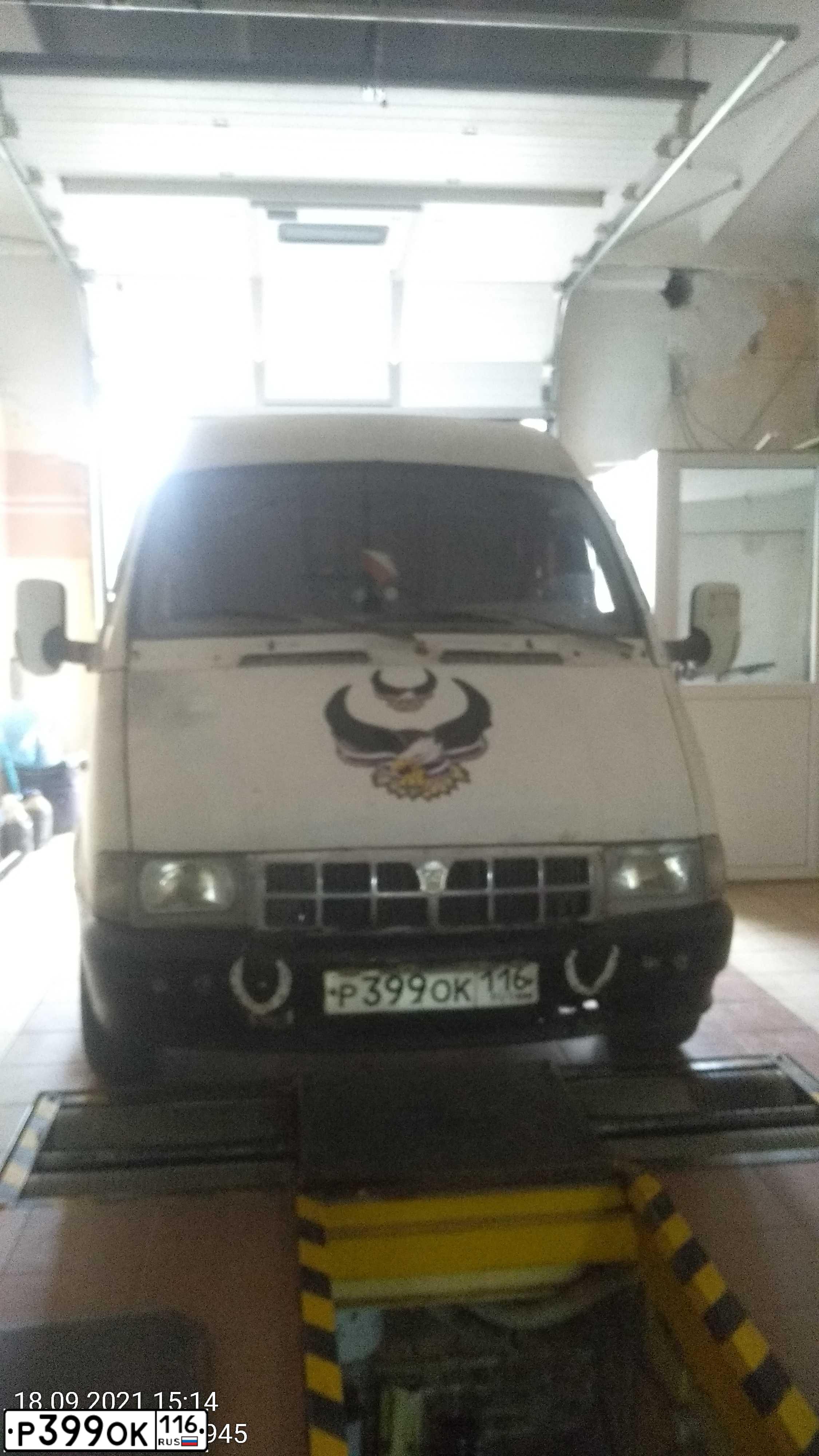 Фото автомобиля GAZ 2217 SOBOL, 2002 — госномер Р399СК116. Цвет: СНЕЖНО-БЕЛЫЙ