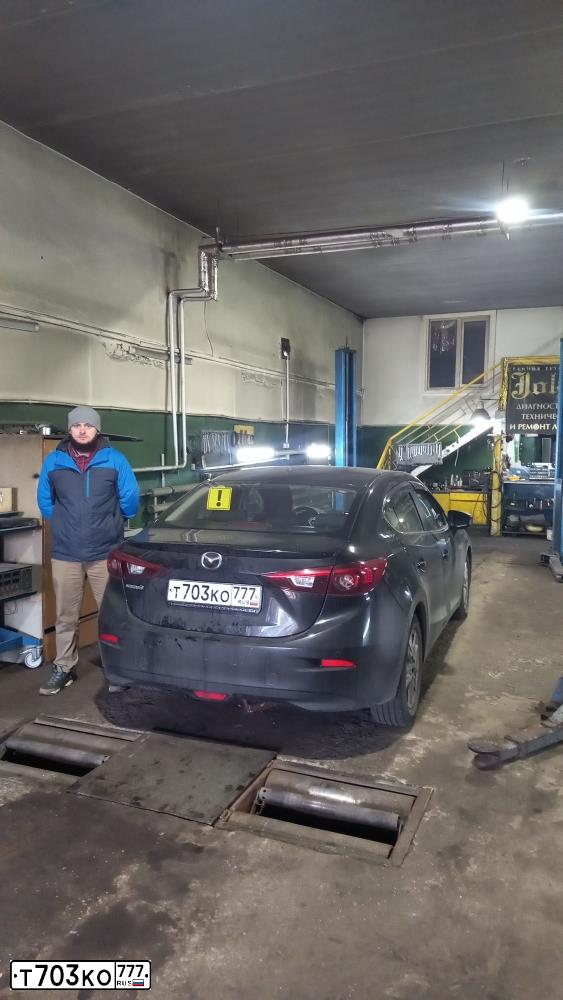 Фото автомобиля MAZDA 3, 2014 — госномер Т703КО777. Цвет: ЧЕРНЫЙ