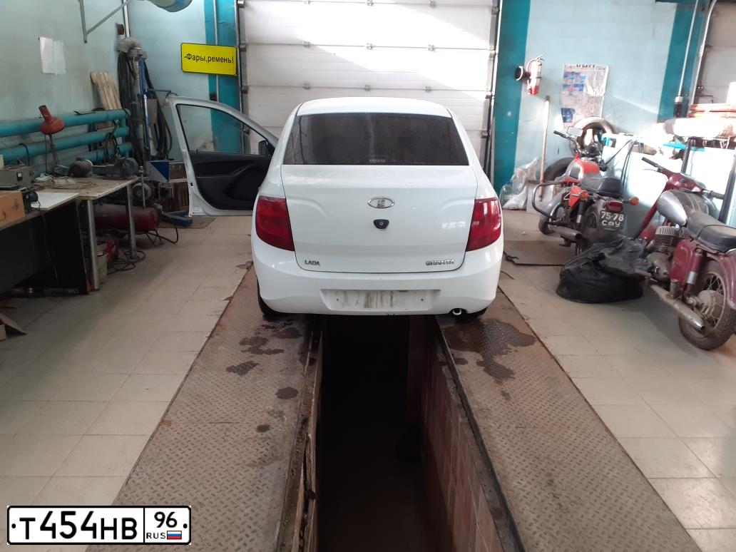 Фото автомобиля LADA GRANTA, 2012 — госномер С078НМ45. Цвет: Белый