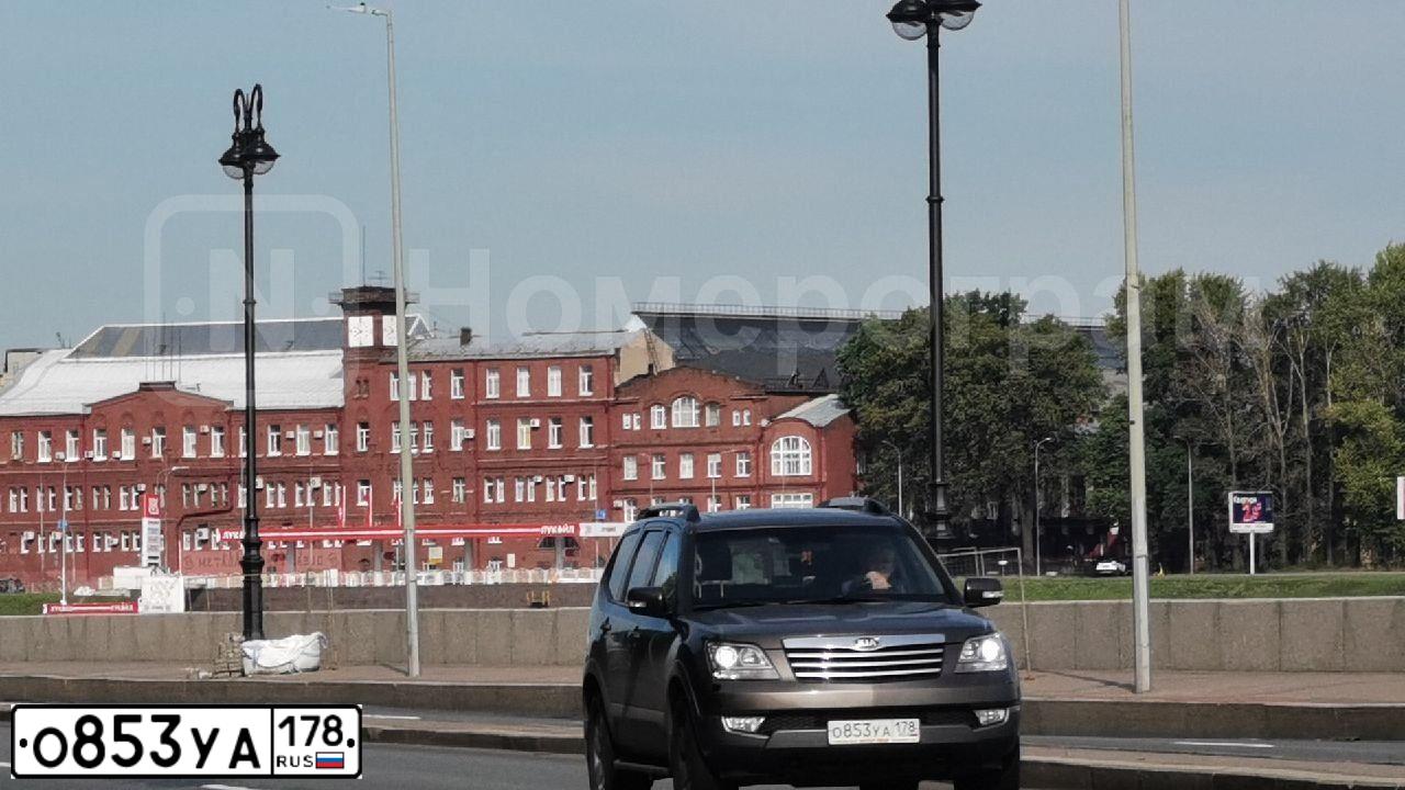 Фото автомобиля KIA MOHAVE / BORREGO, 2013 — госномер О853УА178. Цвет: БЕЖЕВЫЙ