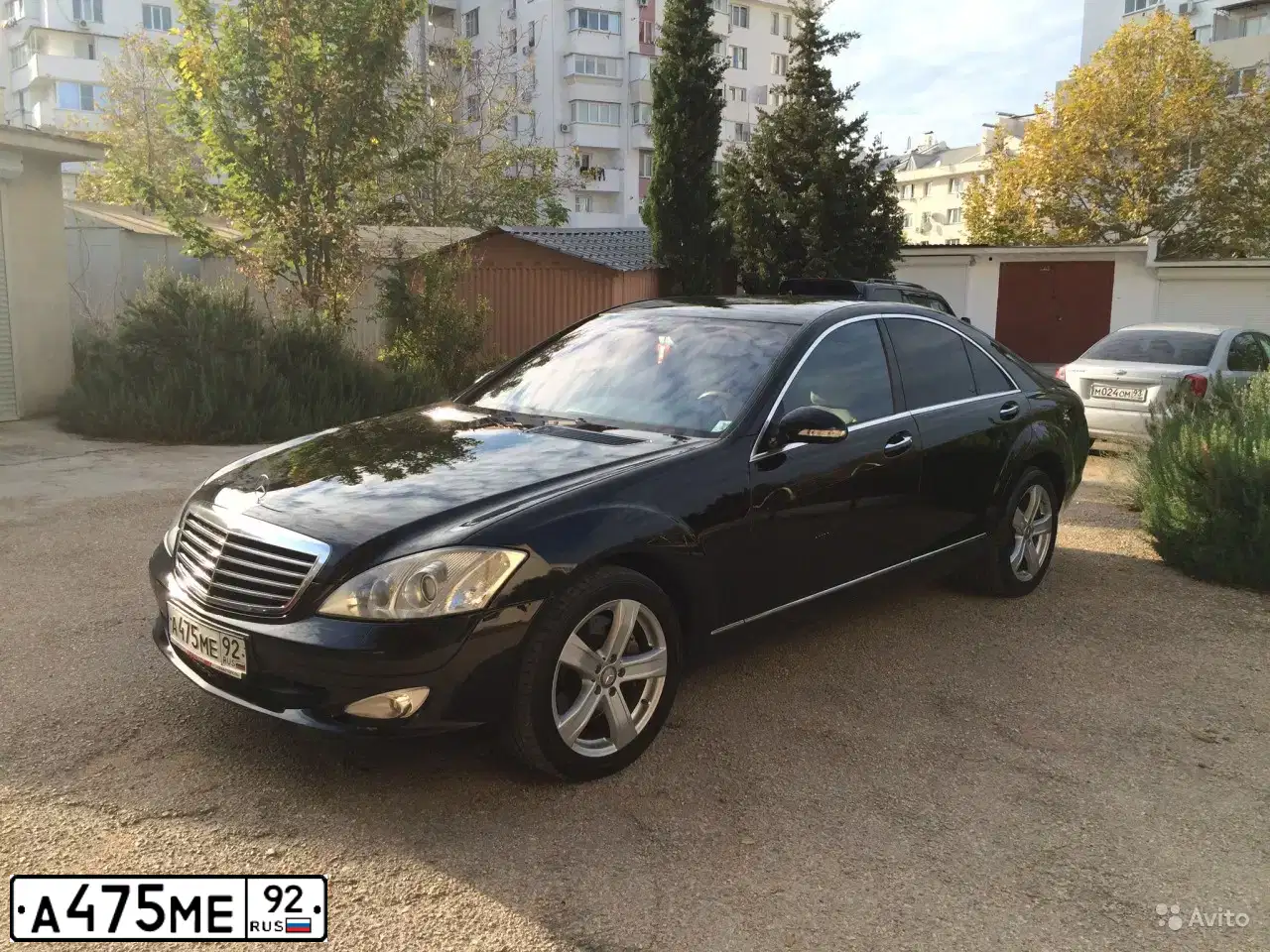 Фото автомобиля MERCEDES S-KLASSE, 2008 — госномер М051УМ790. Цвет: ЧЕРНЫЙ