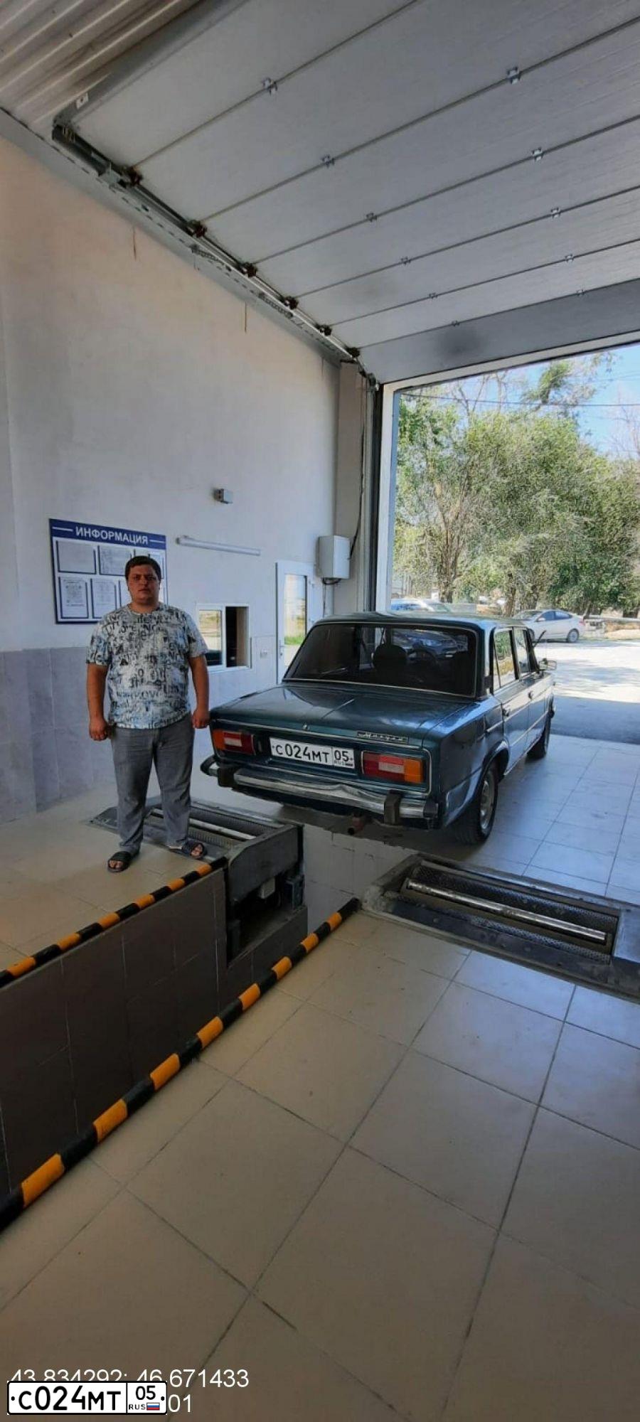 Фото автомобиля LADA 2106, 2000 — госномер Т600КХ99. Цвет: СЕРЕБРИСТО-ЗЕЛЕНЫЙ