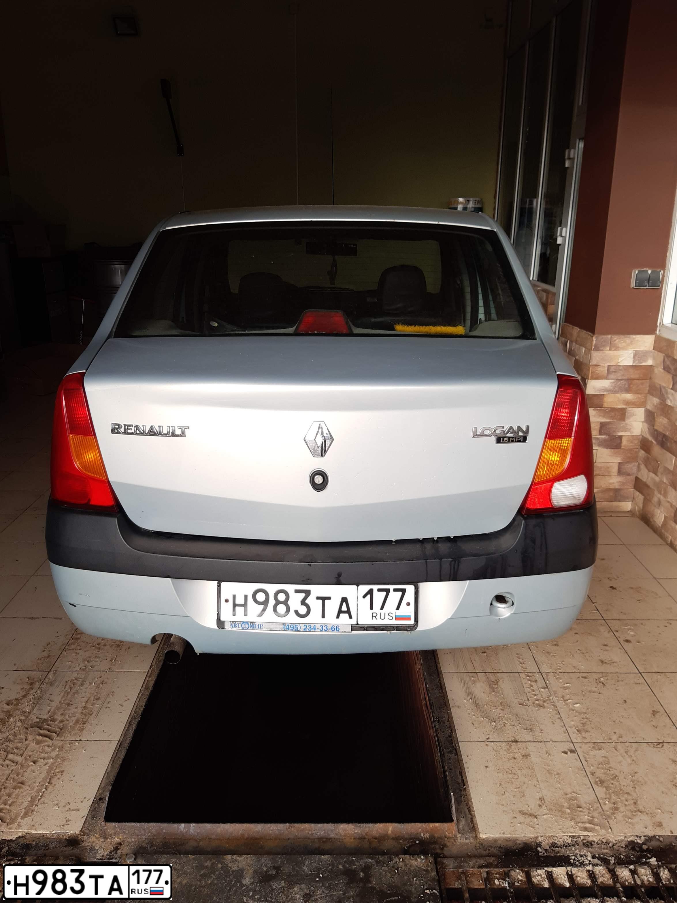 Фото автомобиля RENAULT LOGAN, 2007 — госномер Н983ТА177. Цвет: Серый