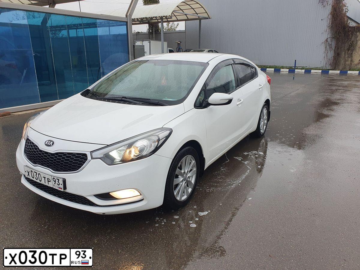 Фото автомобиля KIA CERATO, 2014 — госномер Х030ТР93. Цвет: Белый